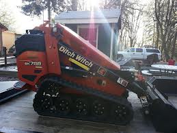 Powerful SK750 Mini Track Loader